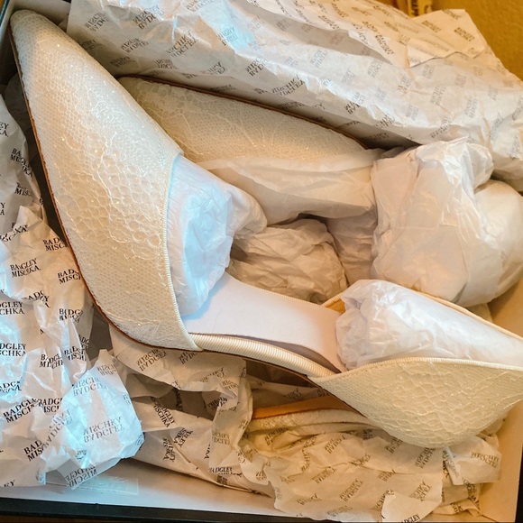 Badgley Mischka Lola d'Orsay Pump - white - Picture 5 of 8